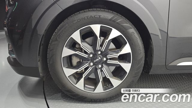 Kia Canival 2023 — photo 5