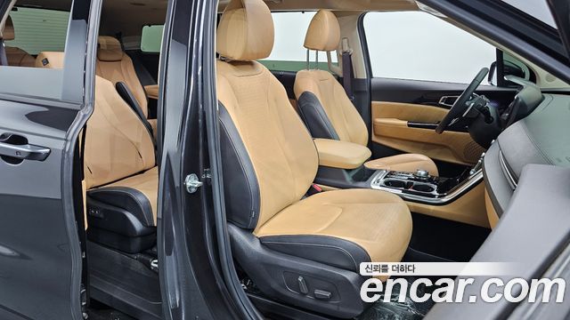 Kia Canival 2023 — photo 17