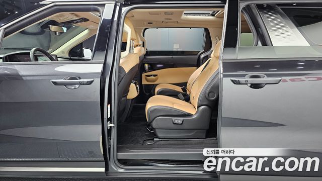 Kia Canival 2023 — photo 18