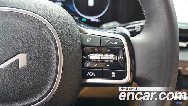 Kia Canival 2023 — photo 24