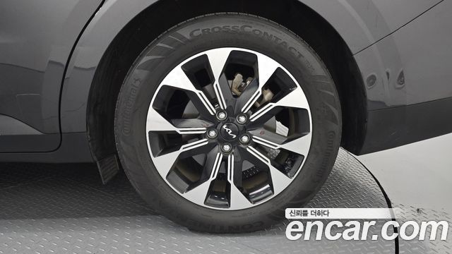 Kia Canival 2023 — photo 7