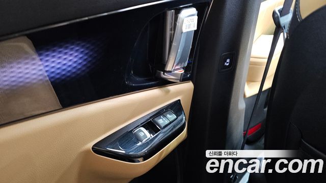 Kia Canival 2023 — photo 28