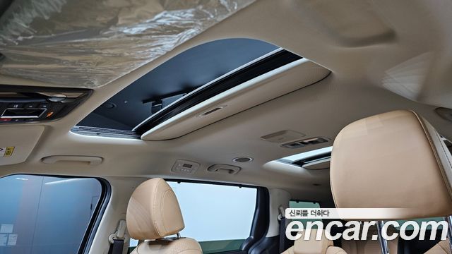 Kia Canival 2023 — photo 33