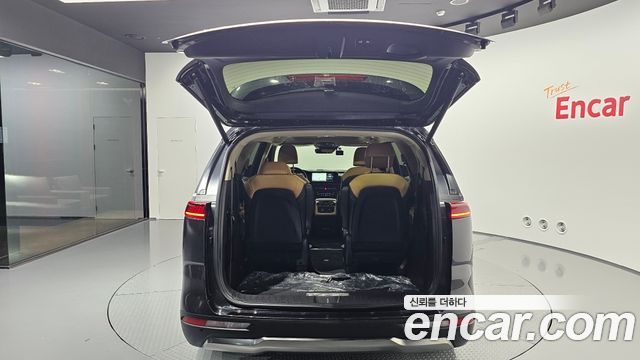Kia Canival 2023 — photo 35