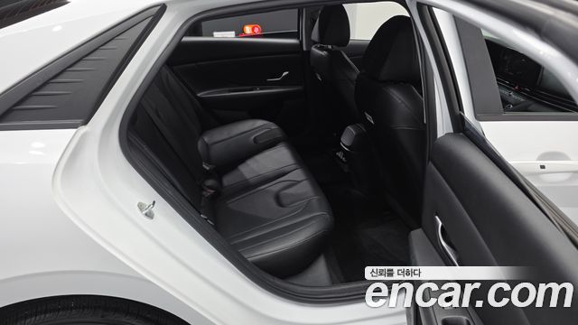 Hyundai AVANTE 2023 — photo 17