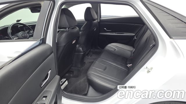 Hyundai AVANTE 2023 — photo 18