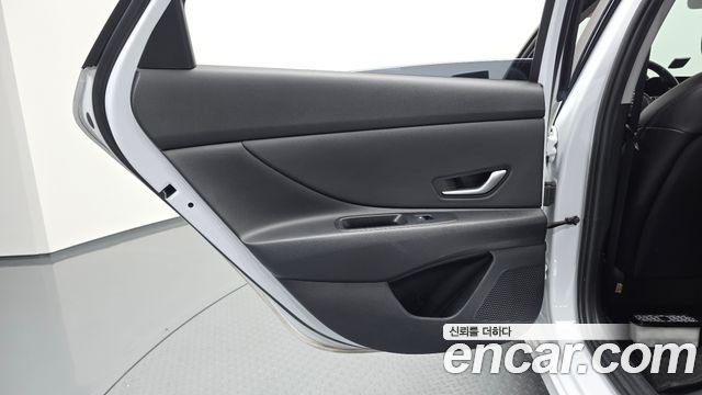 Hyundai AVANTE 2023 — photo 15
