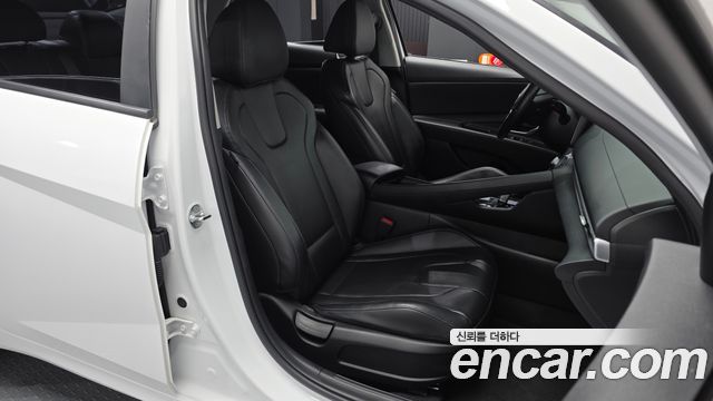 Hyundai AVANTE 2023 — photo 16