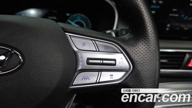 Hyundai Santafe 2022 — photo 16