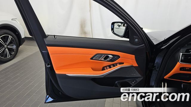 BMW M3 2022 — photo 14