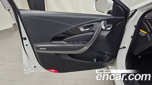 Hyundai Grandeur 2015 — photo 14