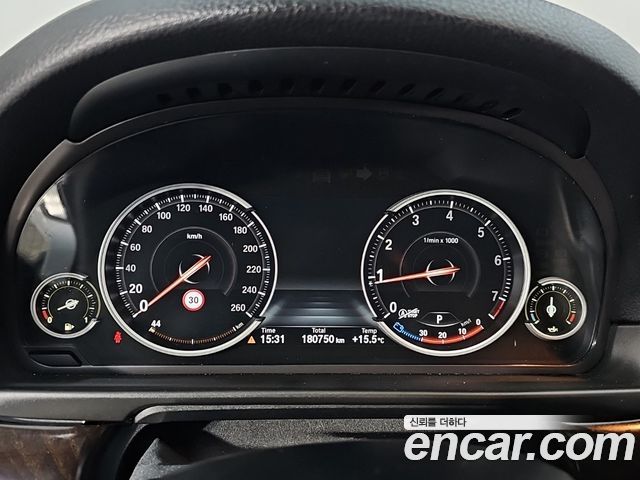BMW 5-Series 2016 — photo 7