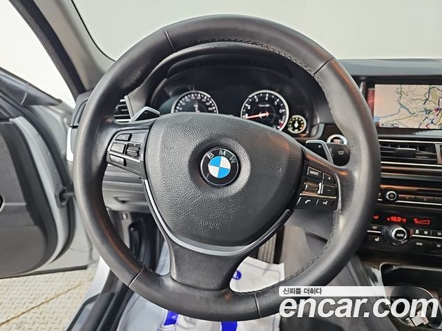 BMW 5-Series 2016 — photo 9