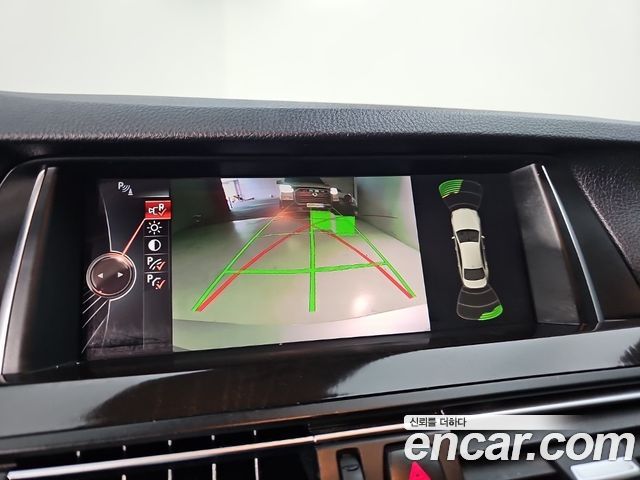 BMW 5-Series 2016 — photo 15