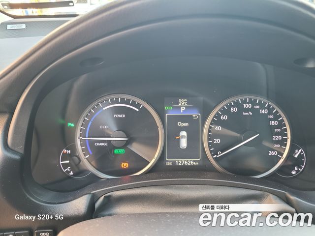 Lexus NX 2017 — photo 9