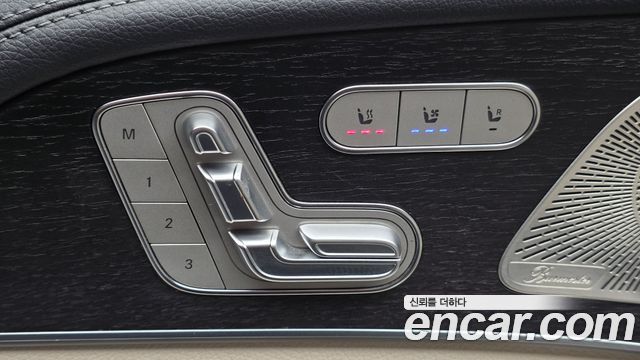 Mercedes-Benz GLS-Class 2022 — photo 19