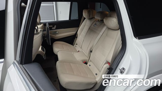 Mercedes-Benz GLS-Class 2022 — photo 16