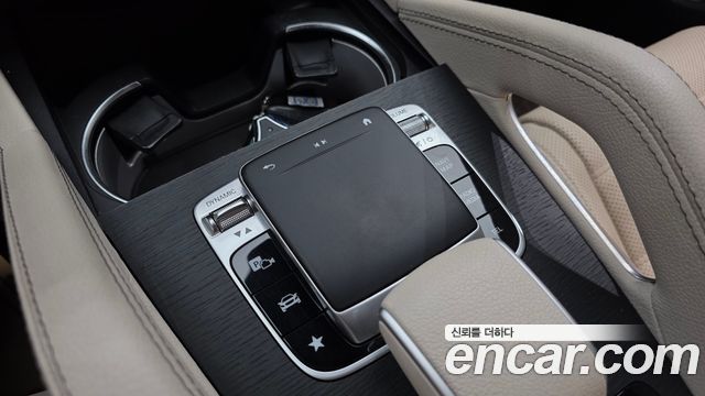 Mercedes-Benz GLS-Class 2022 — photo 29