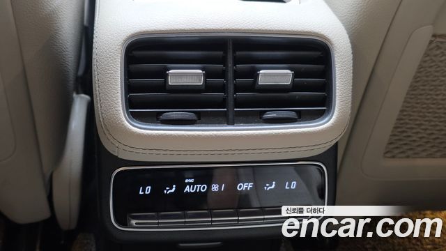 Mercedes-Benz GLS-Class 2022 — photo 34