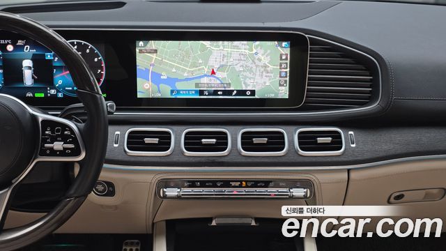Mercedes-Benz GLS-Class 2022 — photo 35