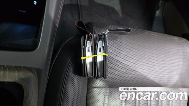 Genesis G90 2020 — photo 23