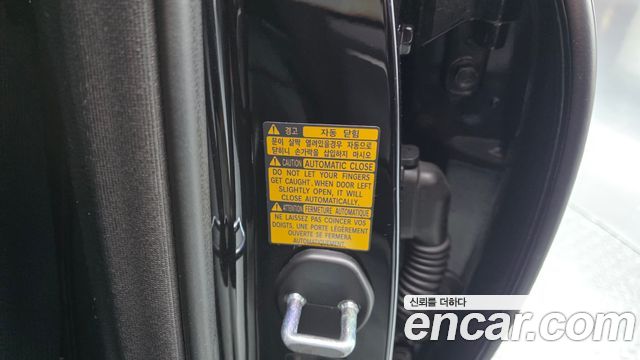Genesis G90 2020 — photo 31