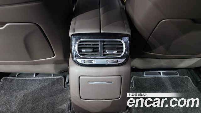 Genesis G90 2020 — photo 36