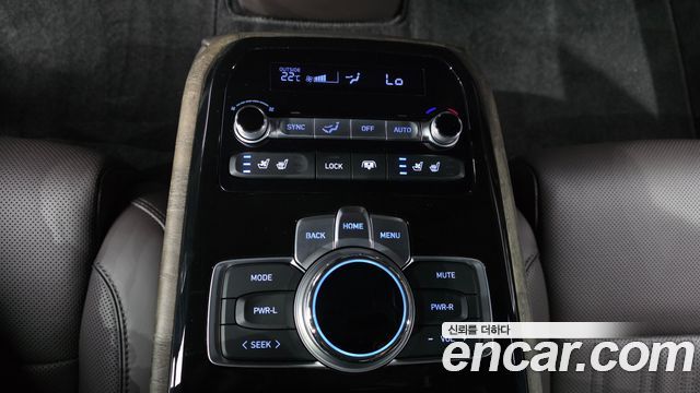 Genesis G90 2020 — photo 37
