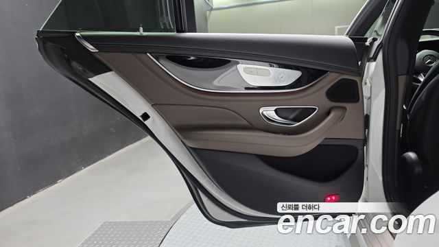 Mercedes-Benz AMG GT 2021 — photo 15