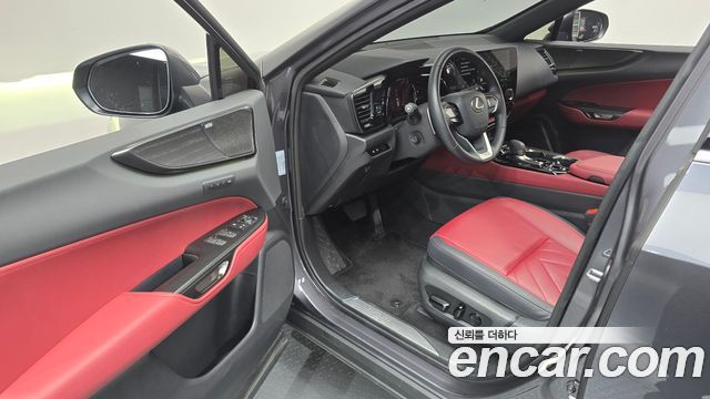 Lexus NX 2025 — photo 13