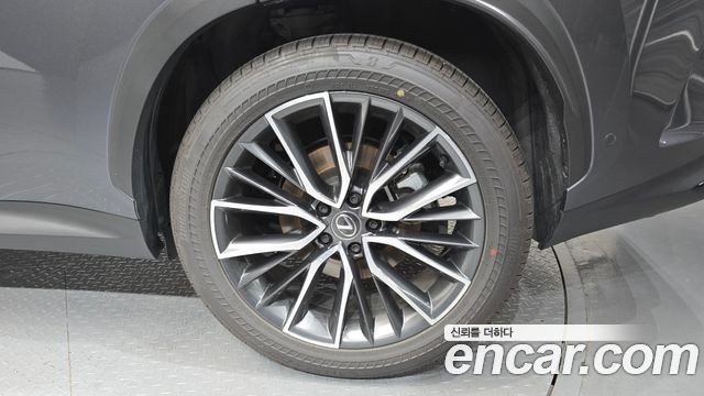 Lexus NX 2025 — photo 7