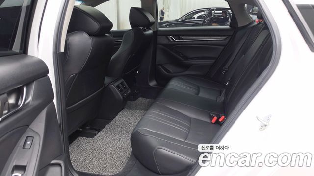 Honda Accord 2021 — photo 16