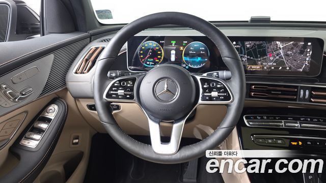 Mercedes-Benz EQC 2020 — photo 13