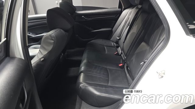 Honda Accord 2018 — photo 18