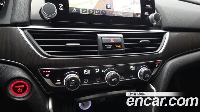 Honda Accord 2018 — photo 23