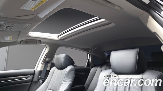 Honda Accord 2018 — photo 24