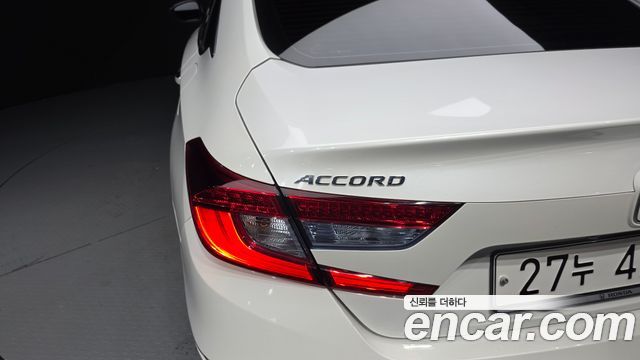 Honda Accord 2018 — photo 9
