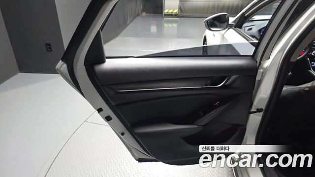 Honda Accord 2018 — photo 15