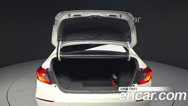 Honda Accord 2018 — photo 32