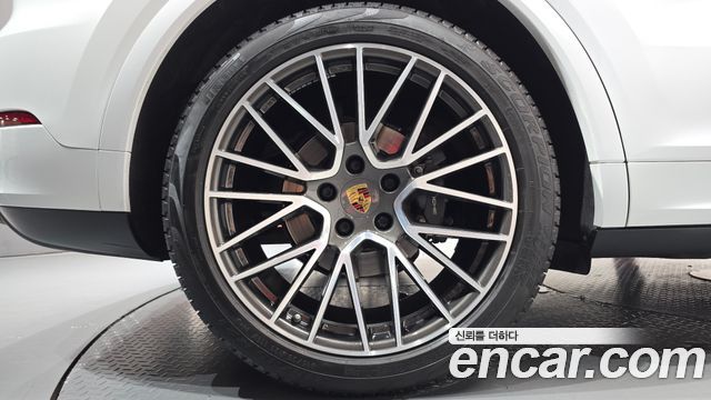 Porsche Cayenne 2021 — photo 5