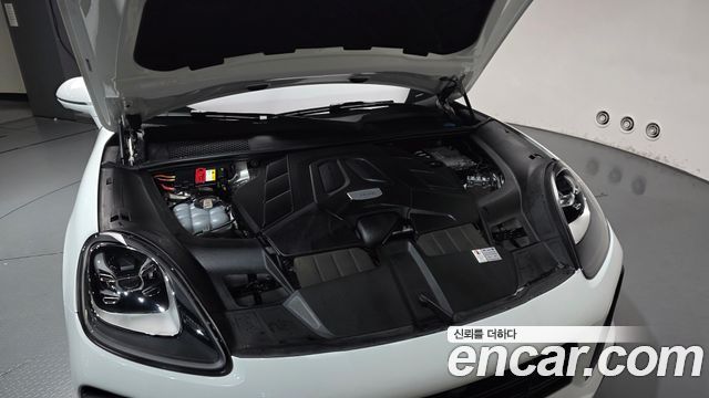 Porsche Cayenne 2021 — photo 6