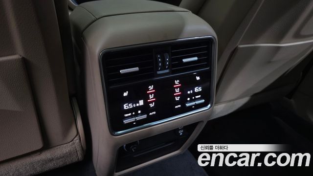 Porsche Cayenne 2021 — photo 25
