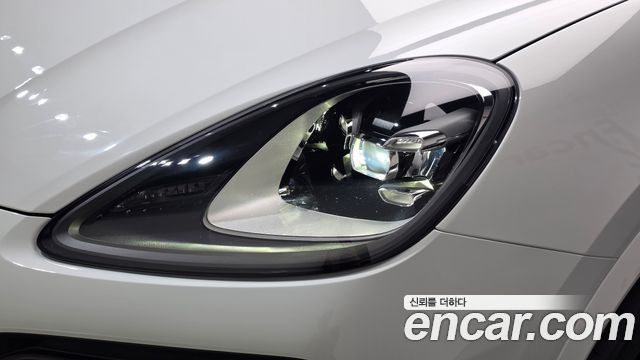Porsche Cayenne 2021 — photo 8