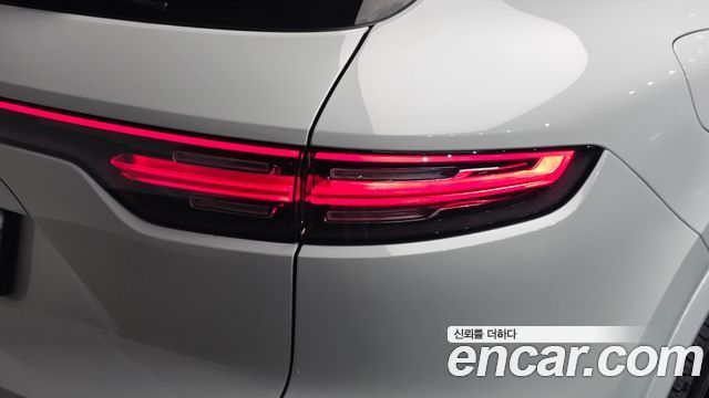 Porsche Cayenne 2021 — photo 9