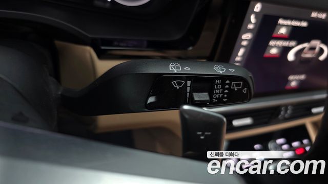 Porsche Cayenne 2021 — photo 31