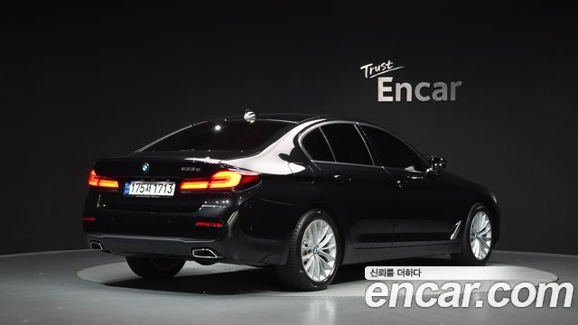 BMW 5-Series 2023 — photo 2