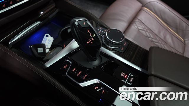 BMW 5-Series 2023 — photo 12