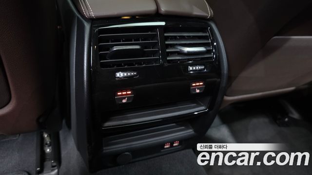 BMW 5-Series 2023 — photo 24