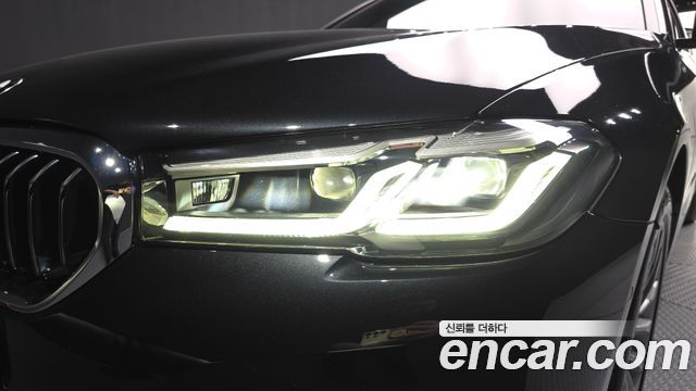BMW 5-Series 2023 — photo 8