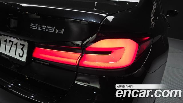 BMW 5-Series 2023 — photo 9